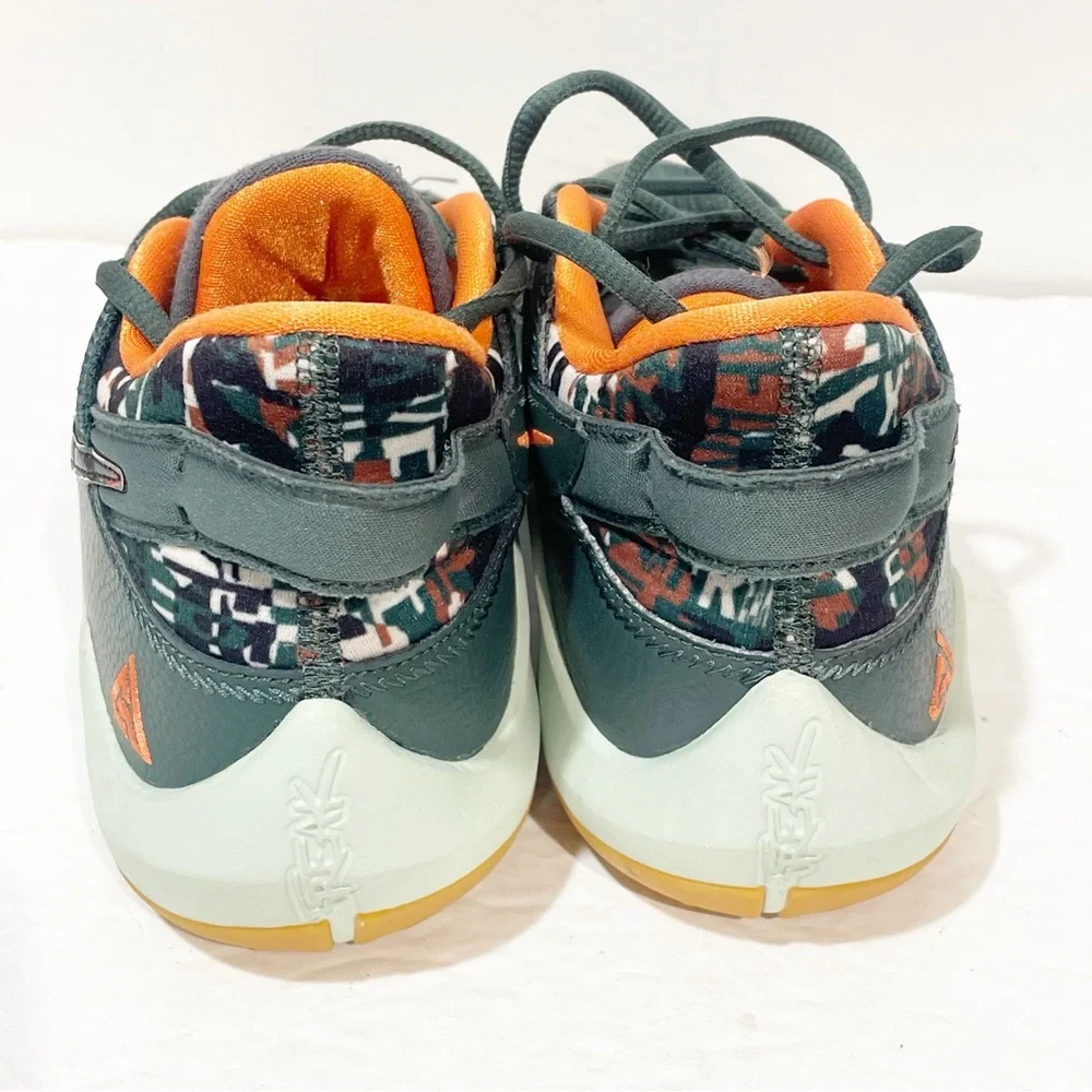 Nike Zoom‎ Freak 2 Ashiko Boys Size 7 Youth Sneakers Green Giannis Camo